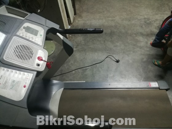 useing electric treadmill